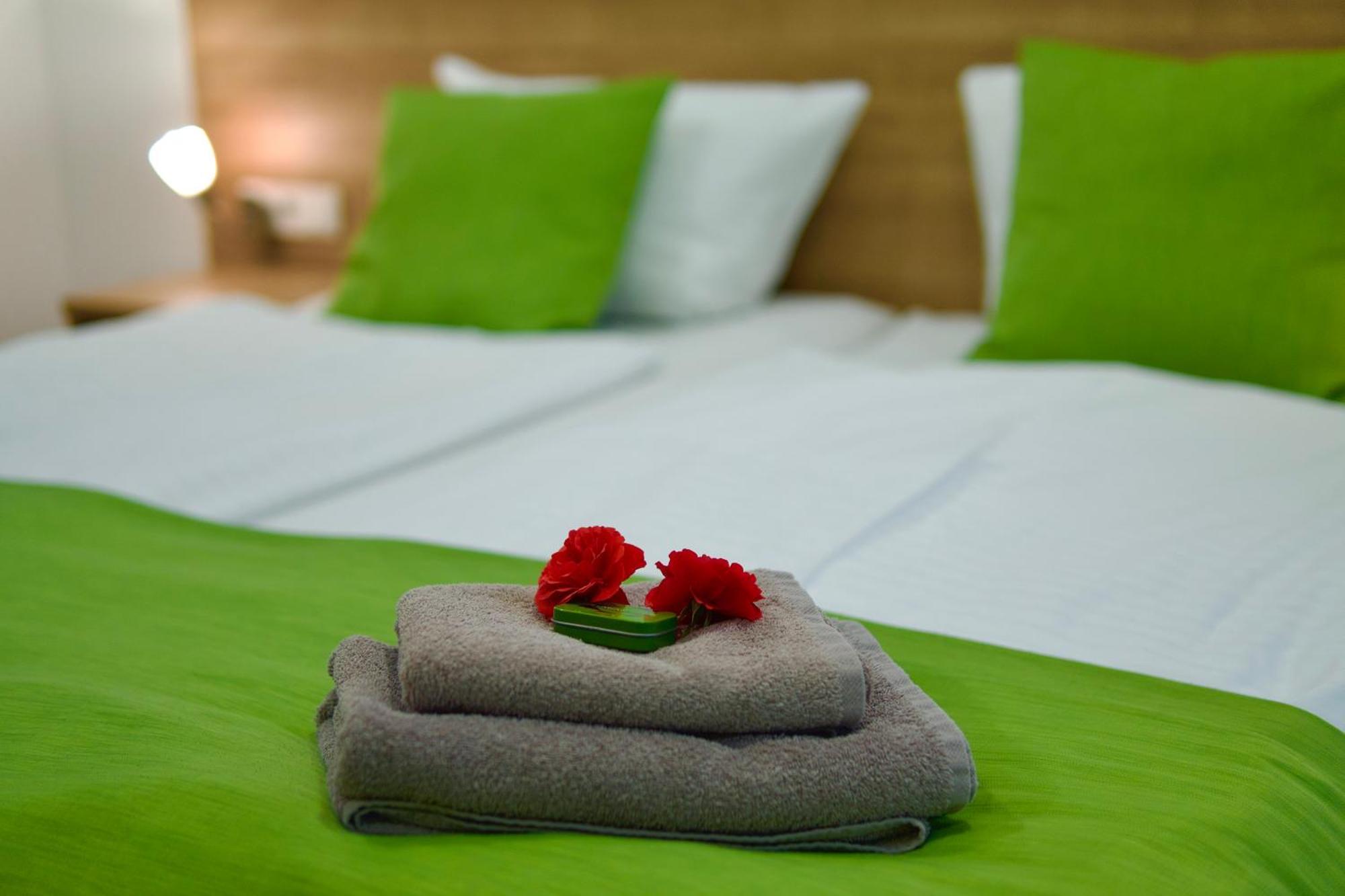 Bed & Breakfast Outlet Hotel Dettingen an der Erms Εξωτερικό φωτογραφία